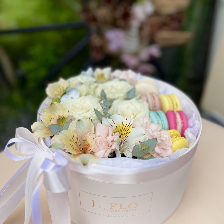 Цветочный бокс "Ника" в Бийске