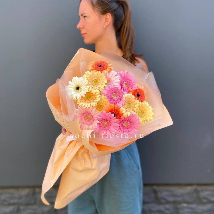 Букет разноцветных гербер в Бийске