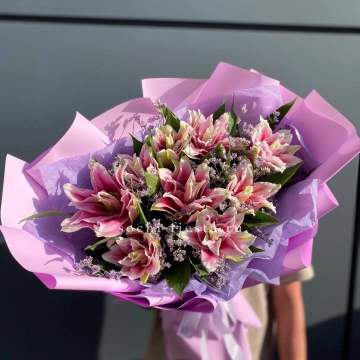 Букет пионовидных лилий №4 в Бийске