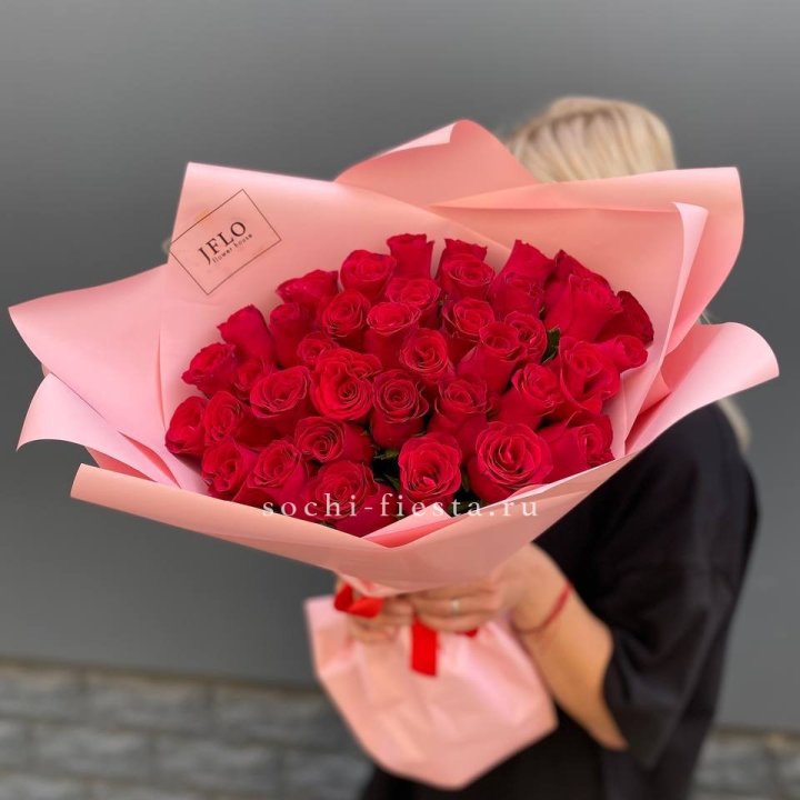 35 красных роз в Бийске