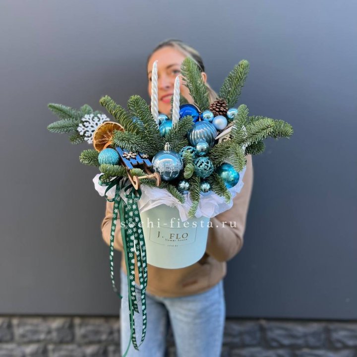 Композиция "Мери крисмас блю" в Бийске