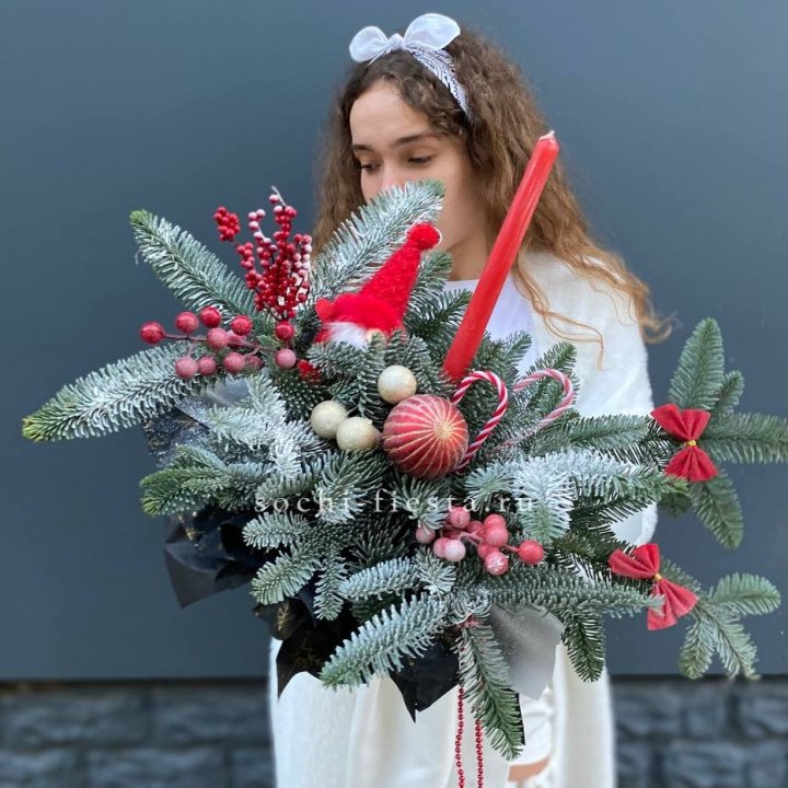 Композиция в бокале красная в Бийске