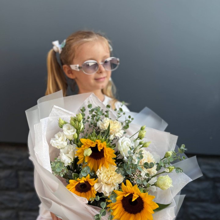  Букет  из стойких цветов с подсолнухами в Бийске