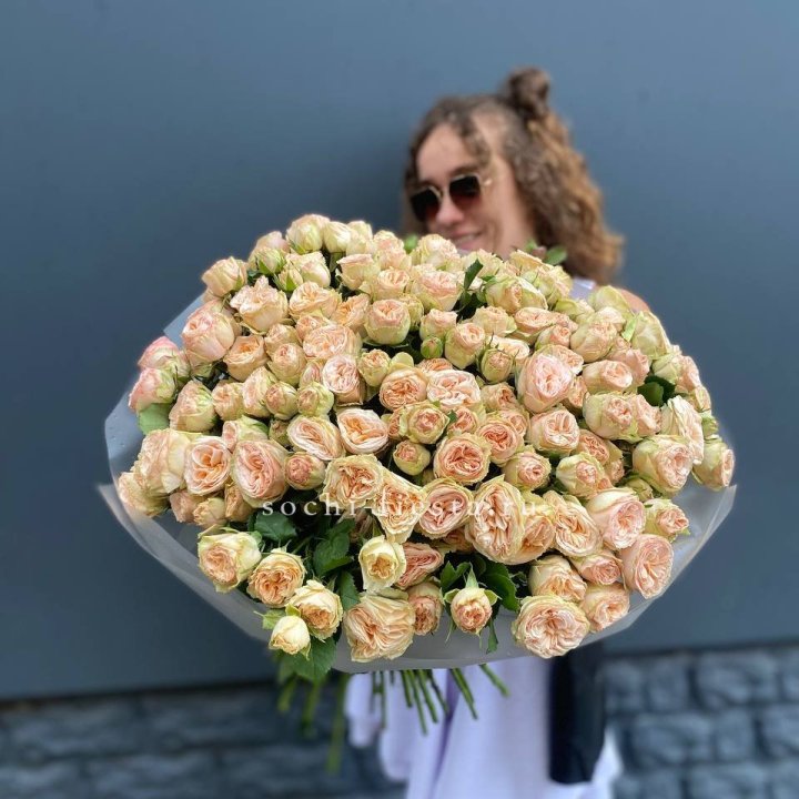 51 пионовидная роза в Бийске