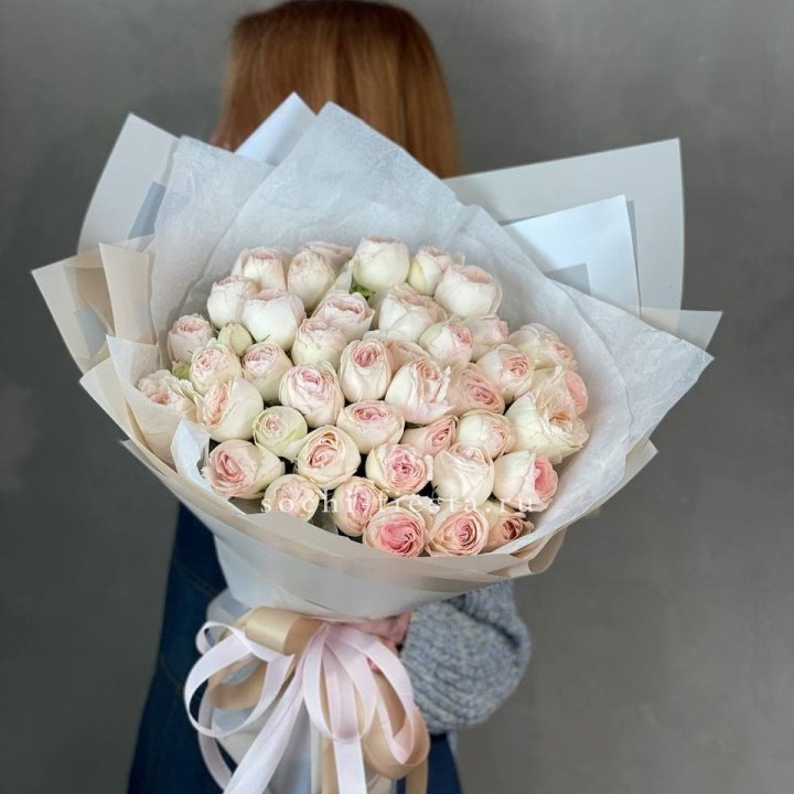 Букет пионовидных роз Пур лав в Бийске