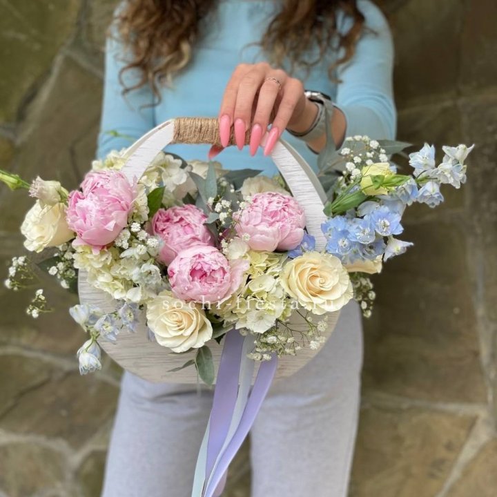 Ящик с пионами в Бийске