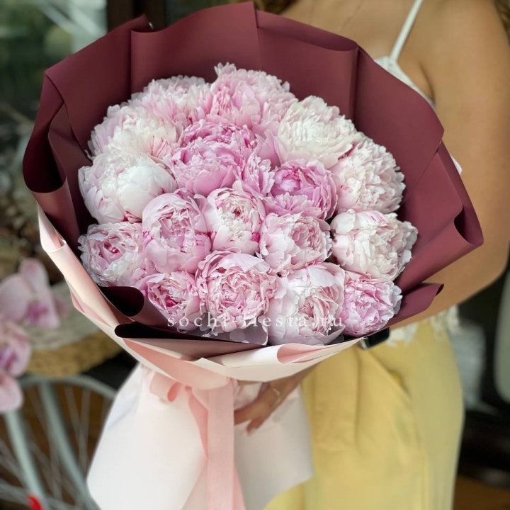 Букет 17 зефирных пионов в Бийске