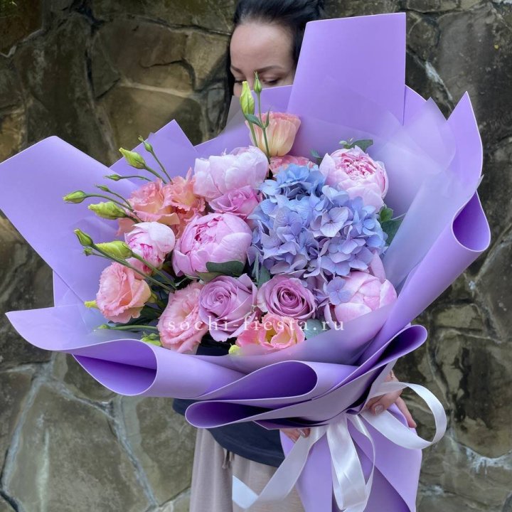 Букет с пионами "Блю логан" в Бийске