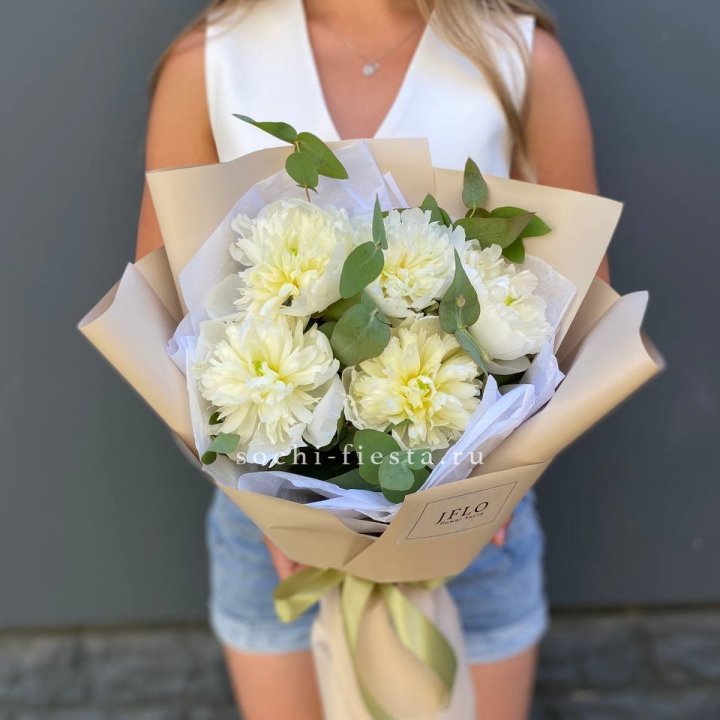  Букет белых пионов в Бийске