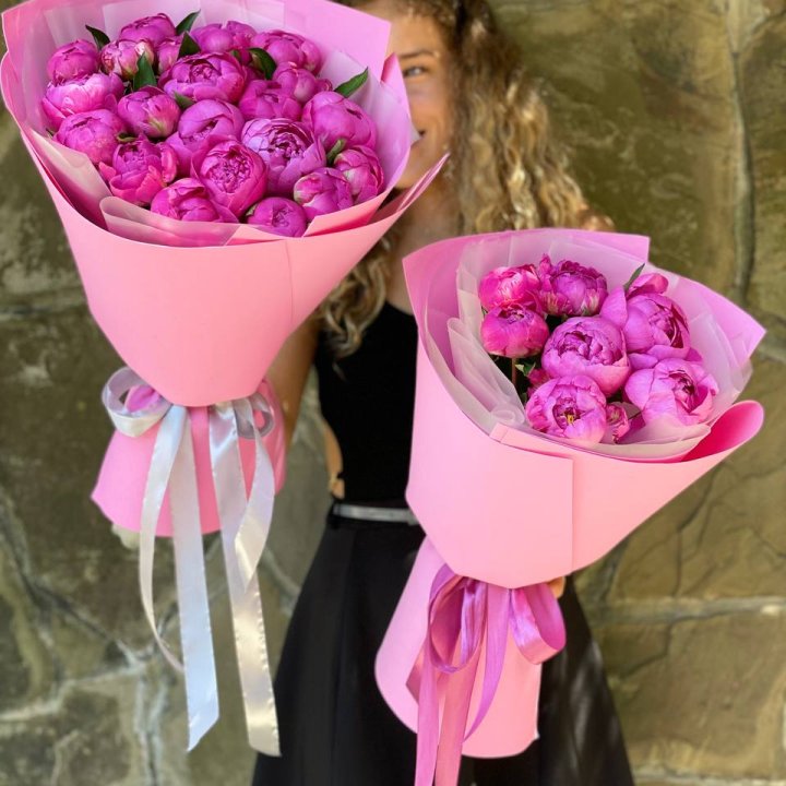 Букет ярких пионов  в Бийске