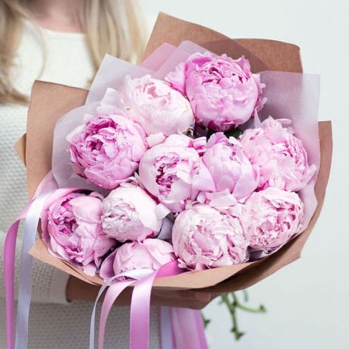 11 нежных пионов в Бийске