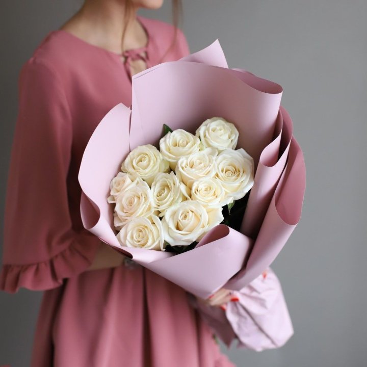 11 белых роз в Бийске