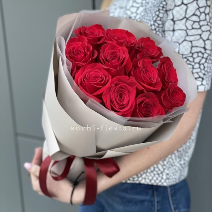 Букет красных роз "Рози" в Бийске