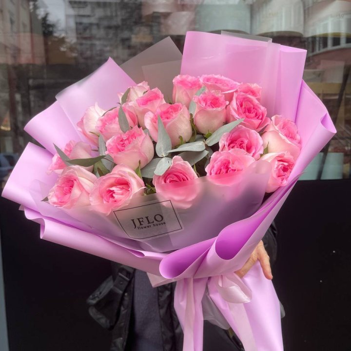  19 розовых роз в Бийске