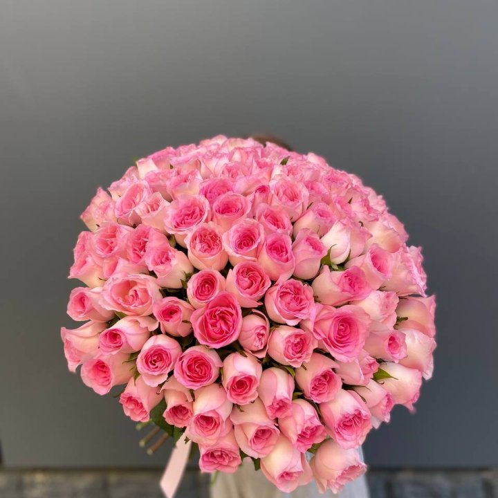 101 розовая роза в Бийске