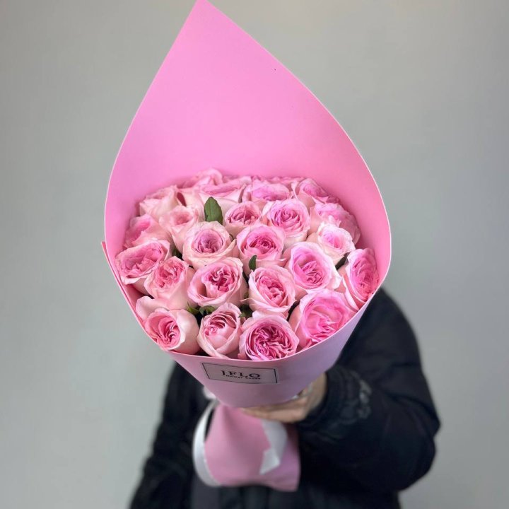 25 нежных роз в Бийске