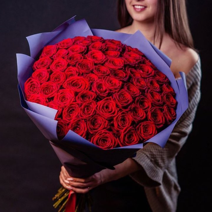 71 красная роза в Бийске