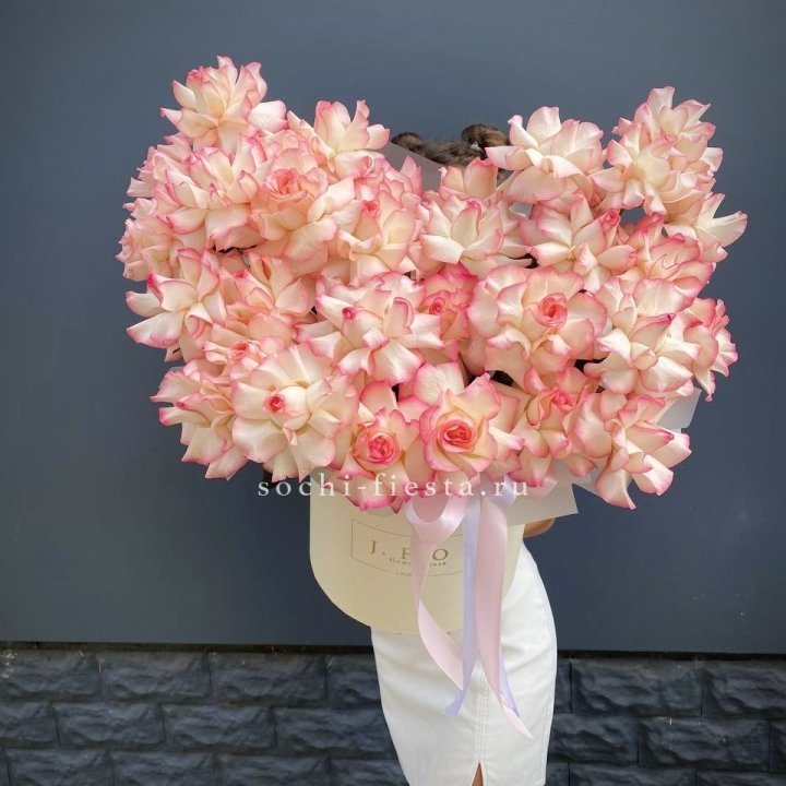 31 французская роза Джумилия в боксе в Бийске