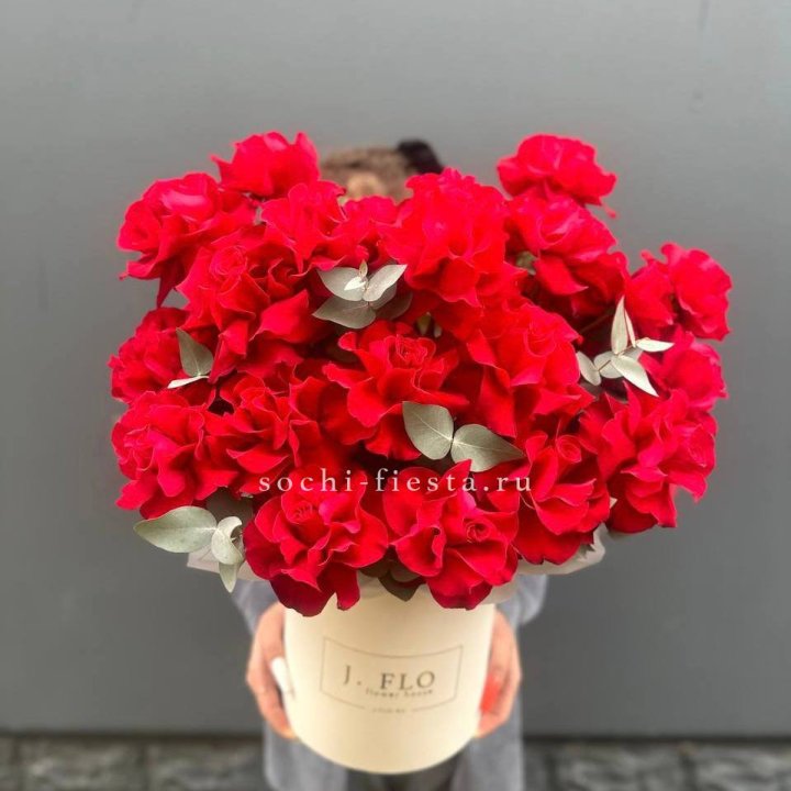 35 Французских роз в боксе в Бийске