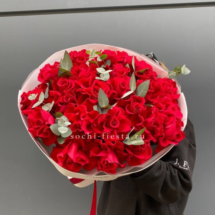 23 Красных французских роз в Бийске