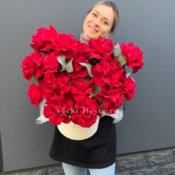 17 Французских роз в боксе в Бийске