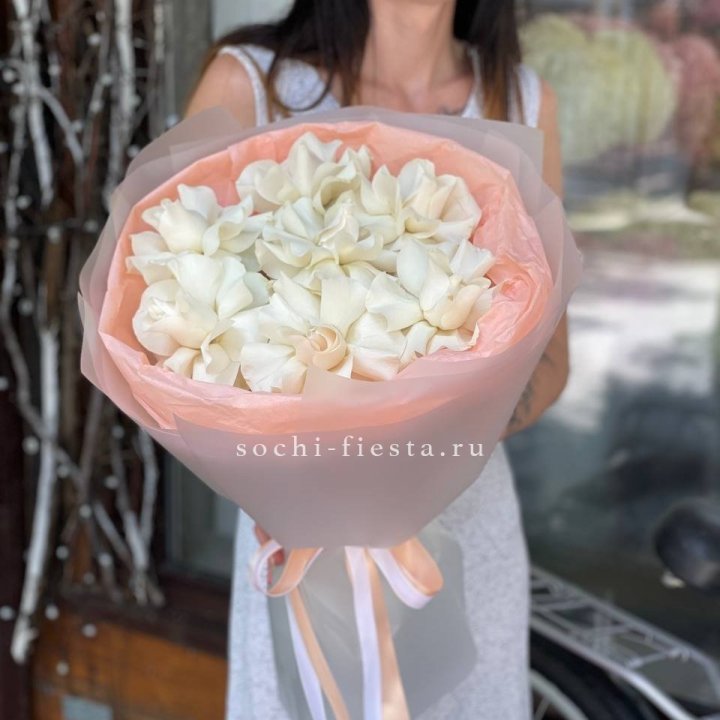 7 Белых французских роз в Бийске