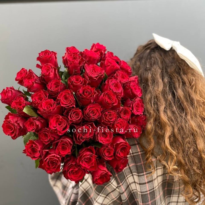 51 красная роза в Бийске