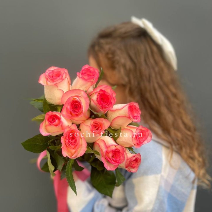 11 роз "Джумилия" в Бийске