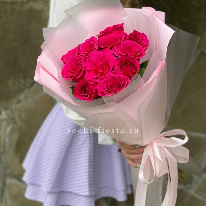 Букет алых роз в Бийске