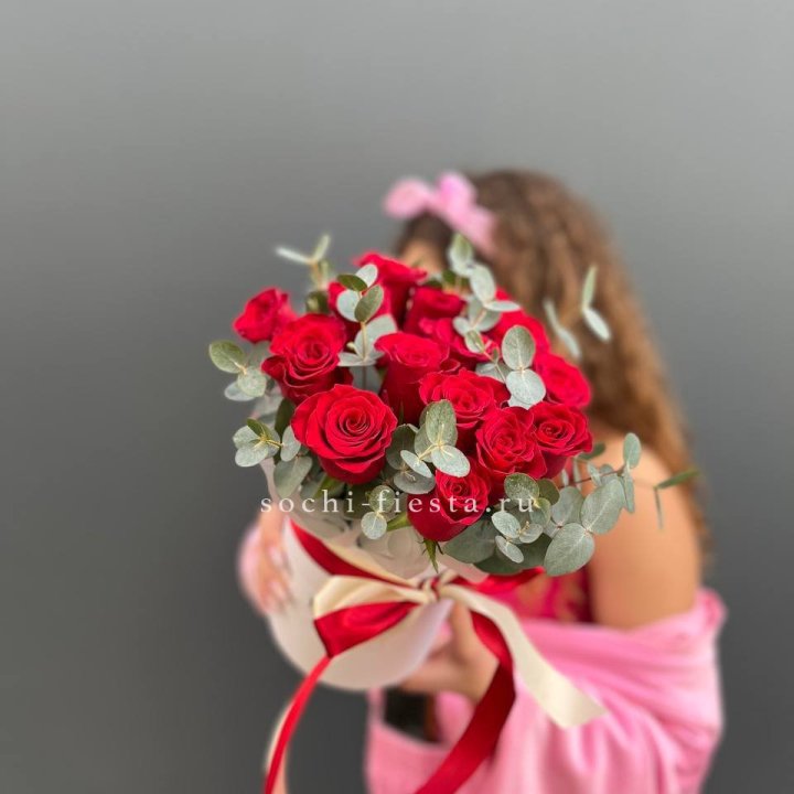 15 Красных роз в боксе №2 в Бийске