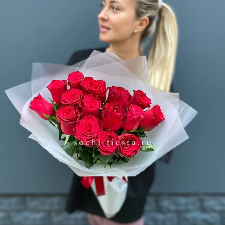 Букет из 15 красных роз  в Бийске
