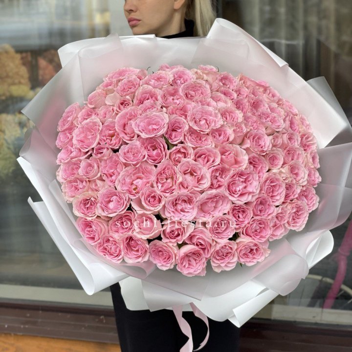 101 нежно-розовая роза в Бийске