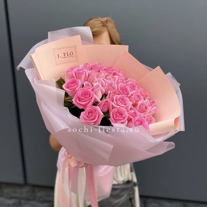 33 Розовые розы в Бийске