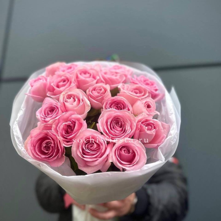 21 Розовая роза в белом в Бийске