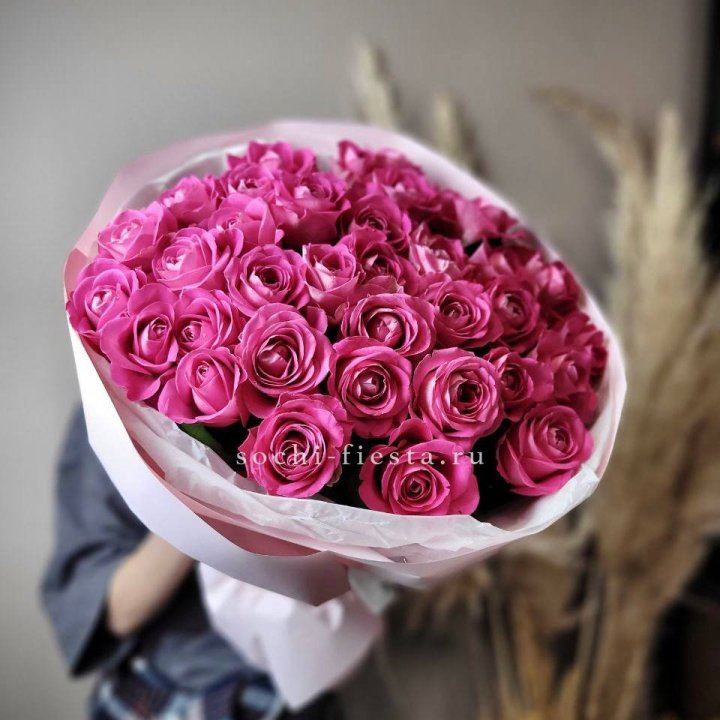 35 розовых роз  в Бийске