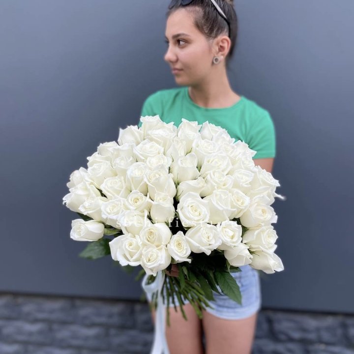 51 белая роза в Бийске