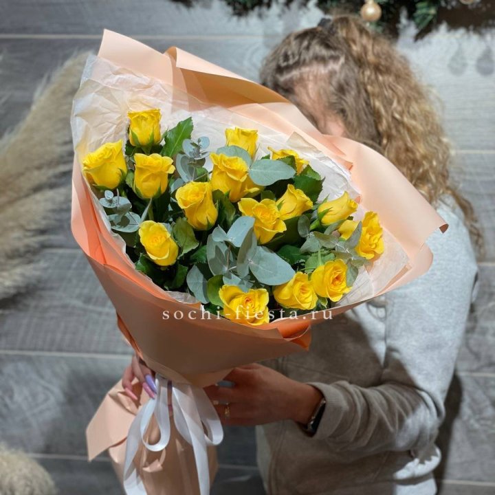 15 желтых роз в Бийске