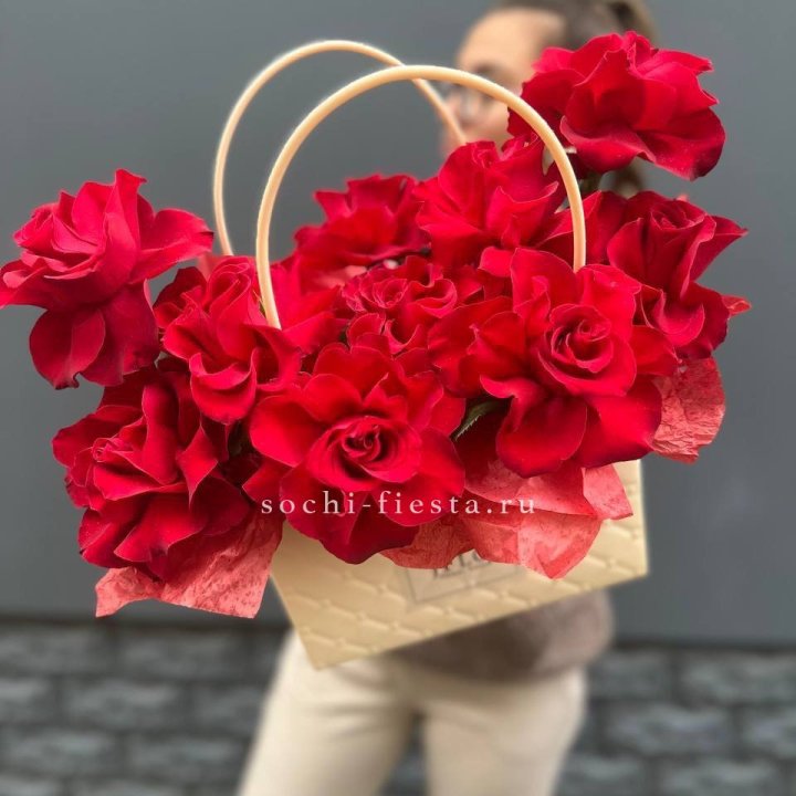 Французские розы в сумочке в Бийске