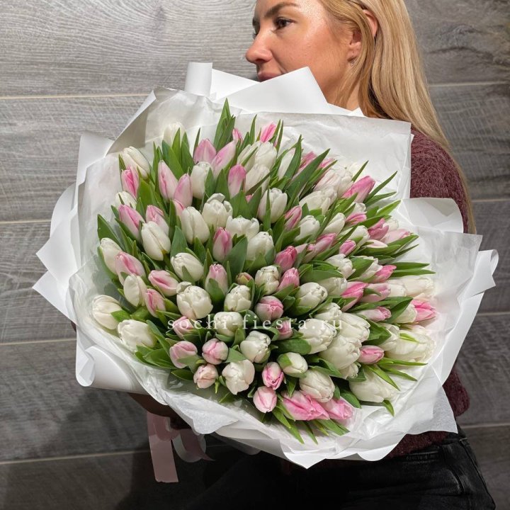101 тюльпан нежный микс в Бийске