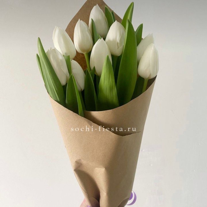 Букет белых тюльпанов в Бийске