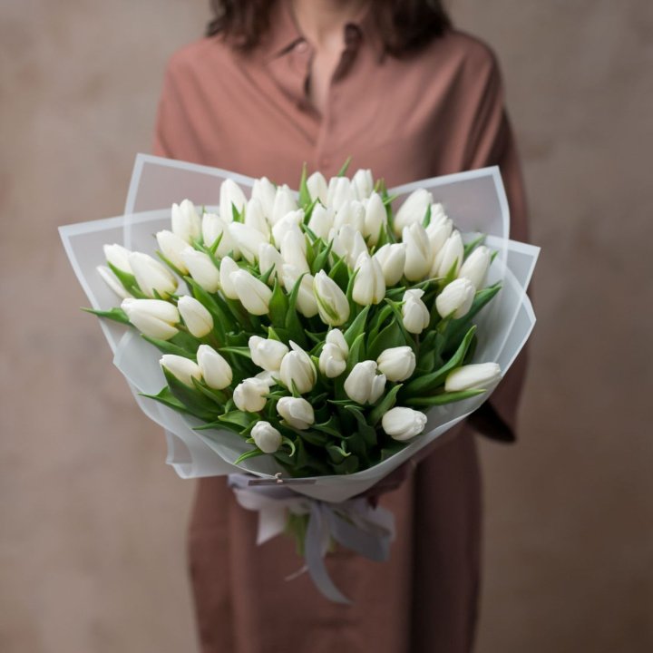 51 белый тюльпан в Бийске