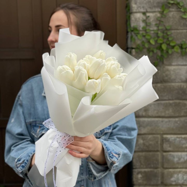 Букет белоснежных тюльпанов в Бийске